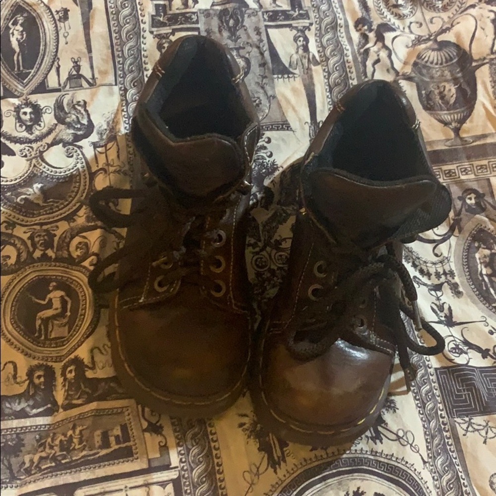 Vintage brown doc martens